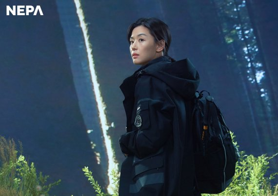 드라마 `지리산` 주연배우 전지현의 네파 화보컷 (사진제공/네파)