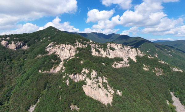 백운산 백호바위