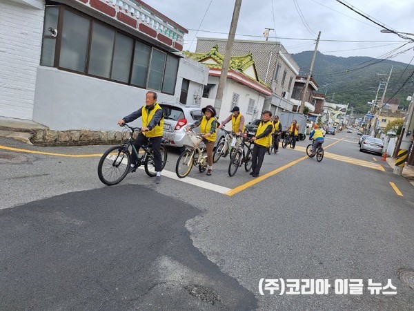 진해 여좌동 생활자전거타기실천협의회, 둘둘데이 캠페인 실시 (사진/제공=진해구청)