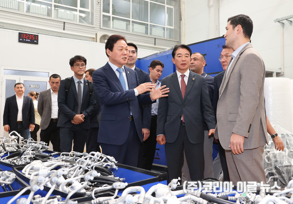지난 9월 24일 우즈베키스탄 타슈켄트주 주최기업 교류행사 참석 사진  (제공=경상남도)