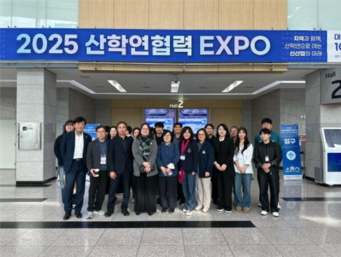 대전보건대학교 프로그램 참여 사업단 단체사진  (사진/제공=대전보건대학교)