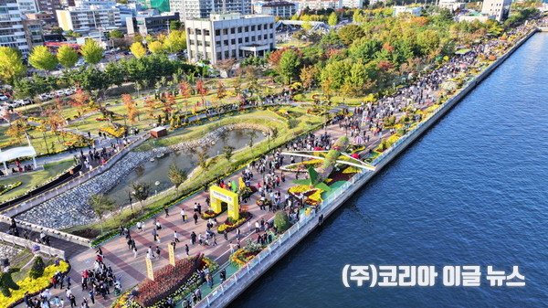 제25회 마산가고파국화축제 현장사진  (사진/제공=창원특례시)