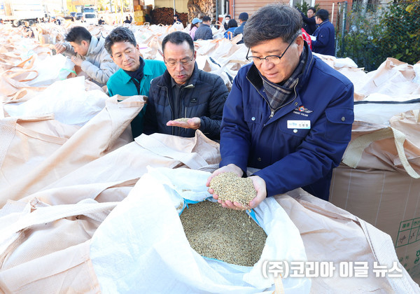 함양군, ‘2025년산 공공비축미 건조벼’ 4,329t 첫 매입  (제공=함양군)