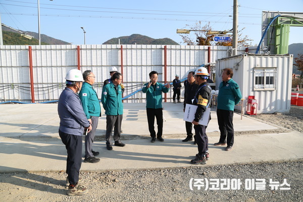 부산진해경제자유구역청, 두동지구 아파트 신축공사 현장방문 (사진/제공=부산진해경제자유구역청)