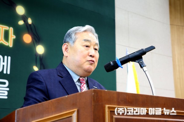 (사)한국장애인중심기업협회 경상남도협회 이상식회장이 대회사를 하고 있다.  (사진/제공=(사)한국장애인중심기업협회)