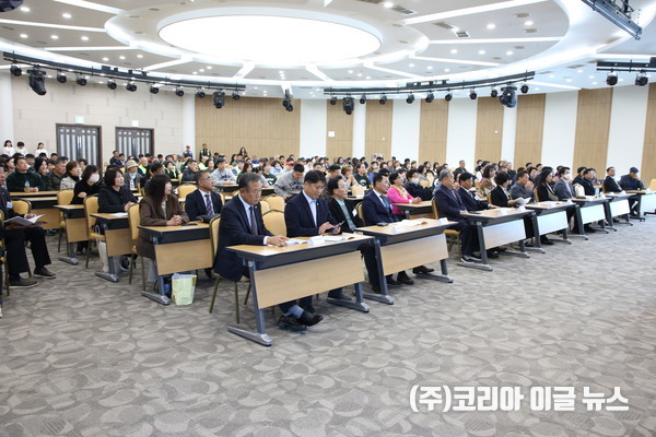 경남장애인중심기업협회, 제10회 장애인노동자 위로 큰 잔치 참석하신 분들 전경  (사진/제공=(사)한국장애인중심기업협회)