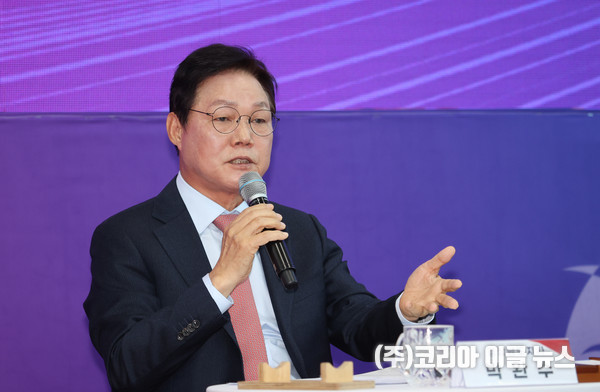 박완수 경남도지사가 인사말을 하고 있다.  (사진/제공=거제시)