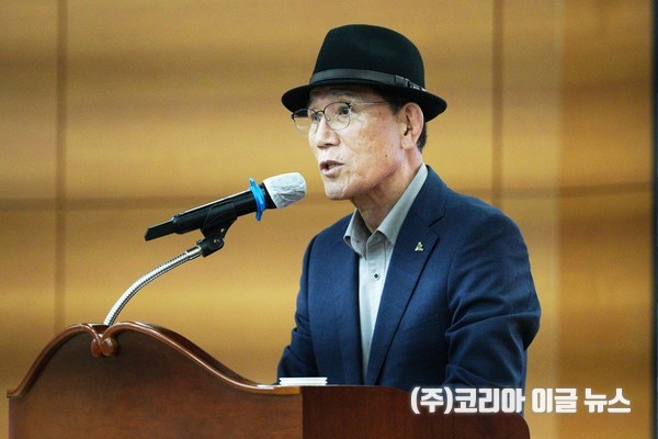 박성호 경남지체장애인협회장이 축사를 하고 있다.  (사진/제공=이종우 기자)