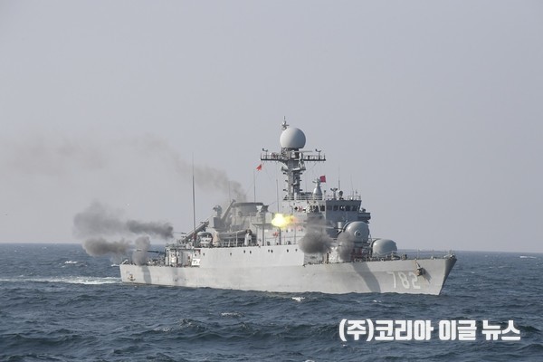 2017년 해상 사격훈련 중인 광명함    (사진/제공=해군)