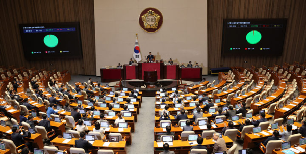 패스트트랙 심사기간 330일→90일 단축 추진…국민의힘 필리버스터 돌입